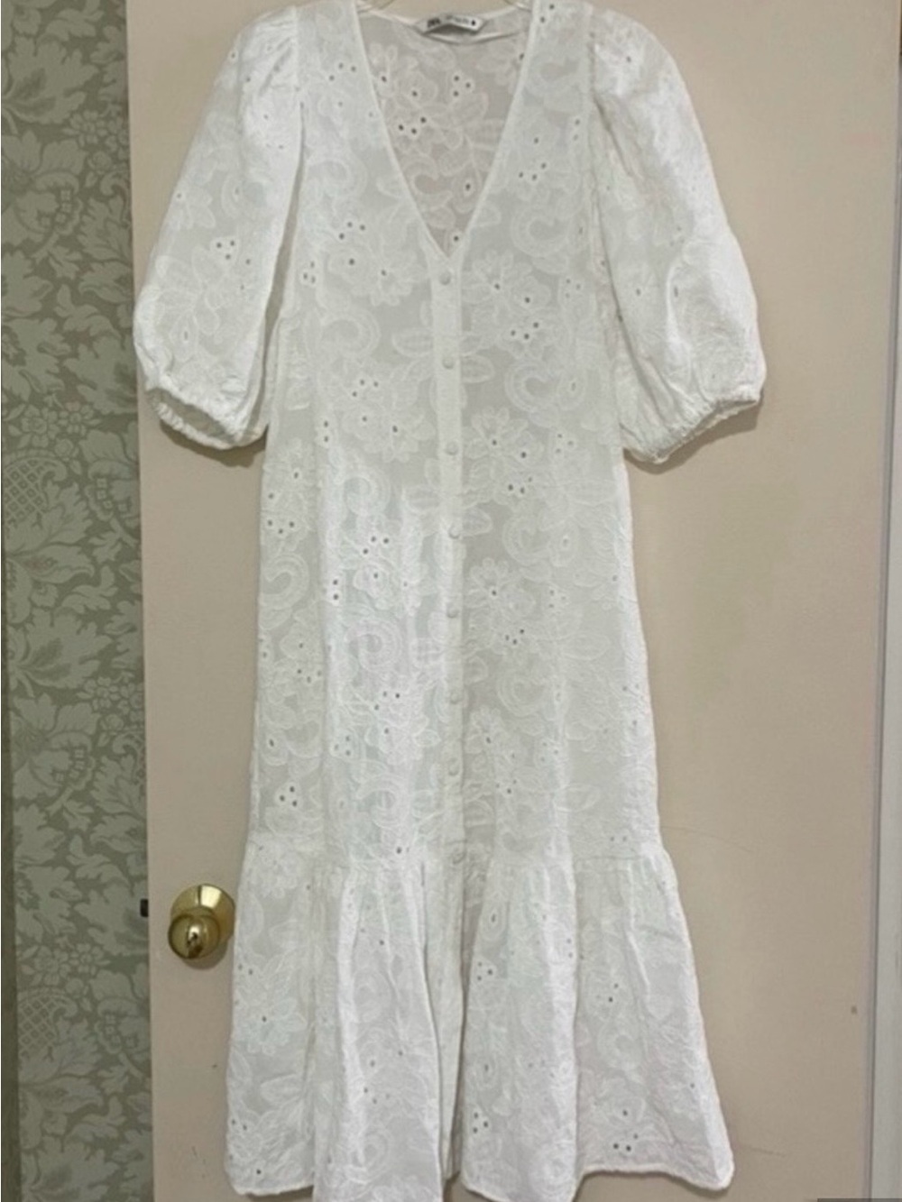 Zara White Eyelet Dress - Picture 9 of 11